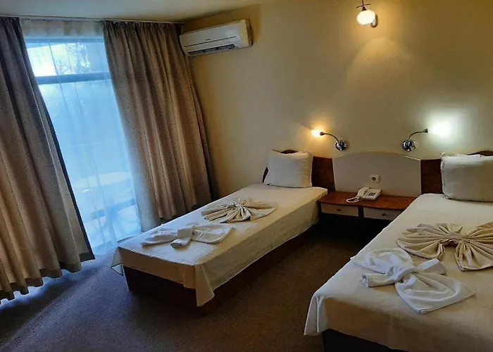 Silver فندق غولدن ساندز